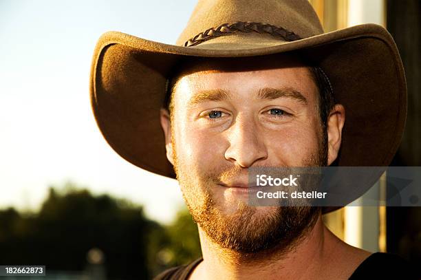 Foto de Cowboy e mais fotos de stock de Musculoso - Musculoso, Vaqueiro, Adulto