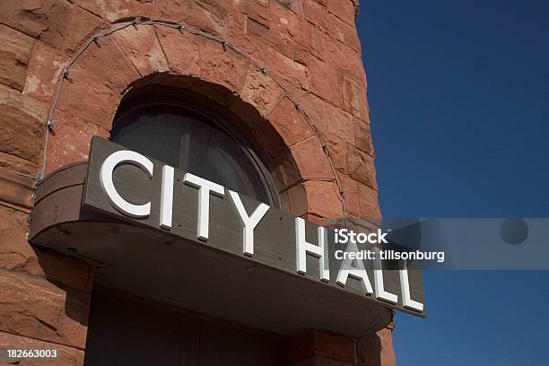 シティホールのサイン - 市区町村長のストックフォトや画像を多数ご用意 - 市区町村長, 都市, 会議