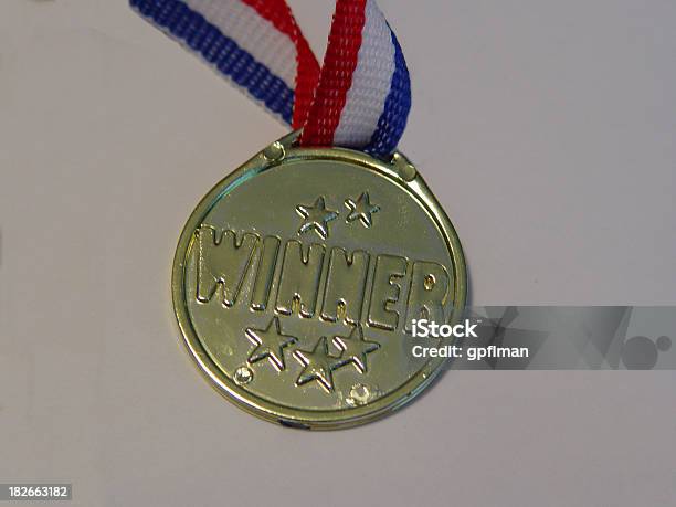 Foto de Vencedora Da Medalha De Ouro e mais fotos de stock de Competição - Competição, Conceito, Conceitos e temas