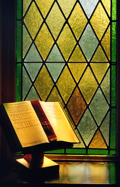 hinário - church stained glass hymnal glass imagens e fotografias de stock