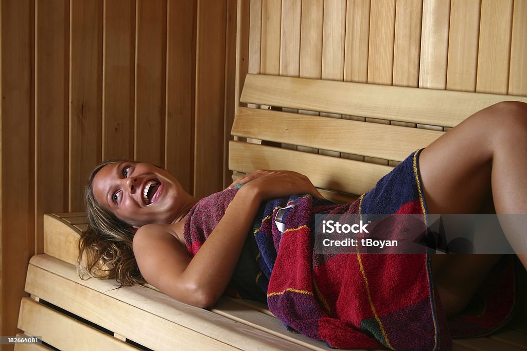 Divertido sauna - Foto de stock de Mujeres libre de derechos