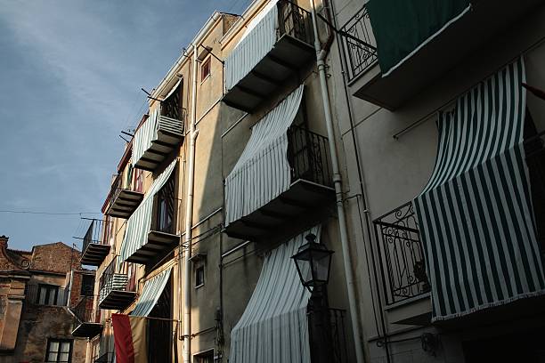 a castelbuono case - plattenbau homes architectural detail architecture and buildings foto e immagini stock