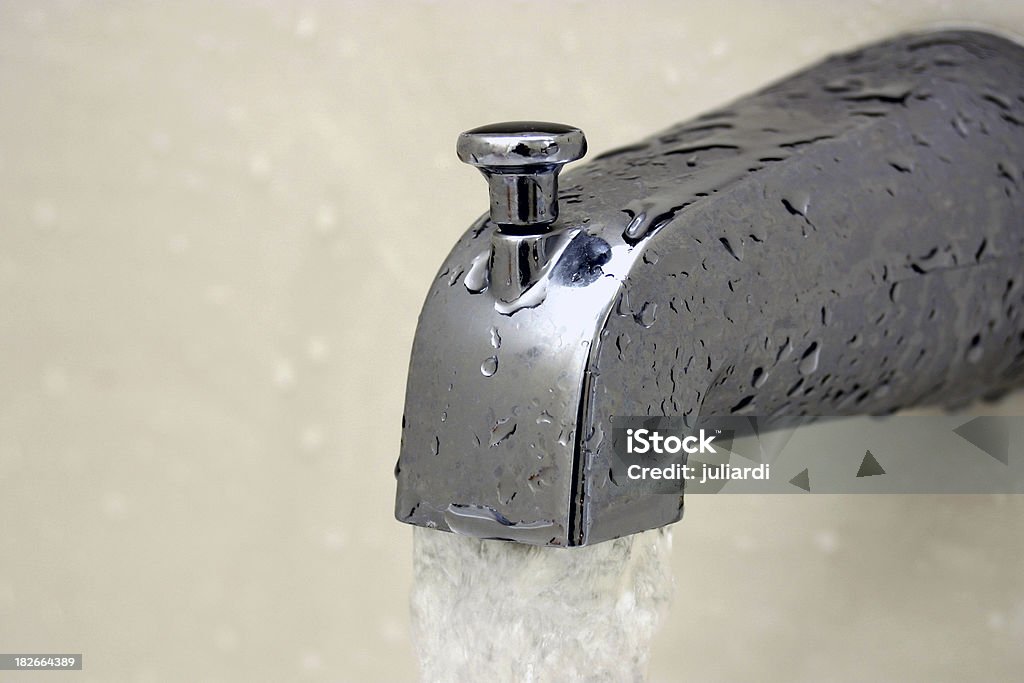 home central: Badezimmer: Wasser Tippe - Lizenzfrei Chrom Stock-Foto