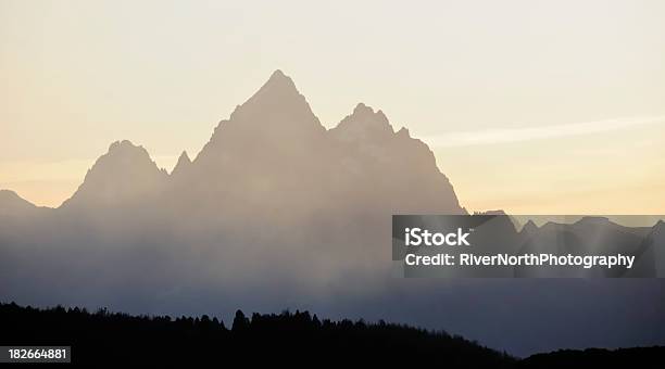 Photo libre de droit de Grand Tetons Wyoming banque d'images et plus d'images libres de droit de Aiguille rocheuse - Aiguille rocheuse, Arbre, Beauté de la nature