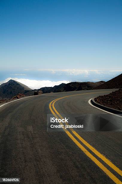 Strada Sullhaleakala - Fotografie stock e altre immagini di Ambientazione esterna - Ambientazione esterna, Autostrada, Cielo