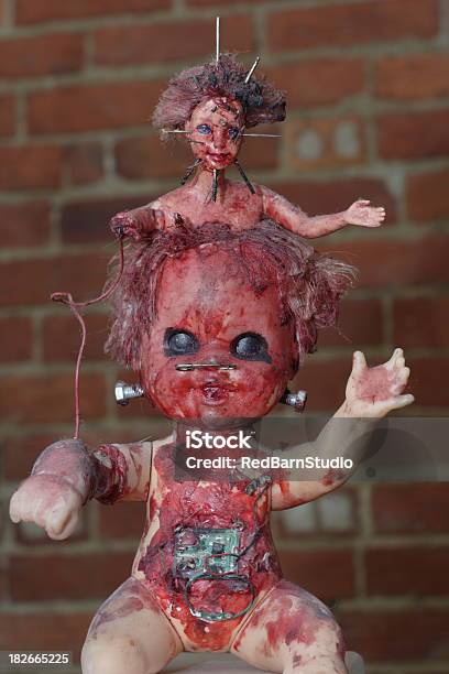 Bonecas De Gore - Fotografias de stock e mais imagens de Sangue - Sangue, Assustador, Boneca