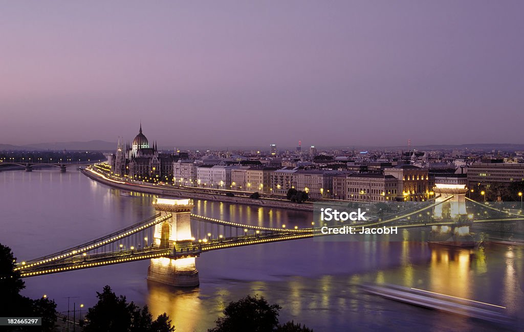 Budapeszt nocą - Zbiór zdjęć royalty-free (Budapeszt)