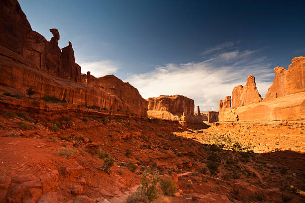 istock Park Avenue camyon rock formation 182665648