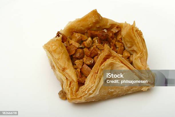 Baclava - Fotografias de stock e mais imagens de Cultura grega - Cultura grega, Massa de pastelaria, Sobremesa de massa folhada