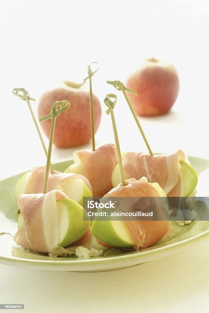Deliziosa apple & Prosciutto di parma & formaggio antipasti - Foto stock royalty-free di Accudire