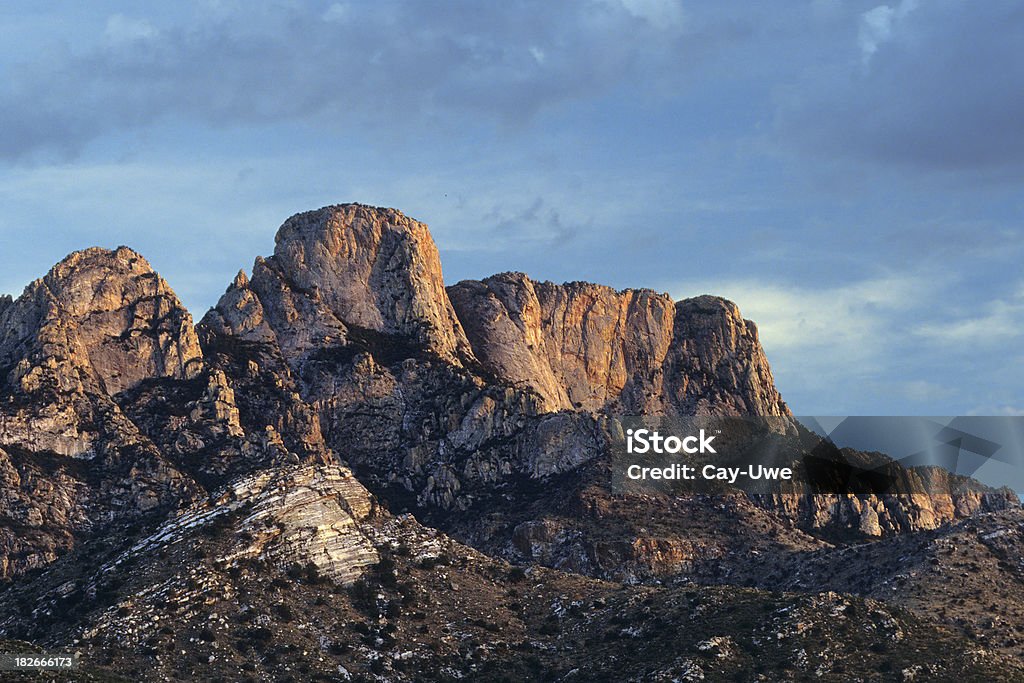 Coucher de soleil sur la chaîne de Santa Catalina - Photo de Abrupt libre de droits