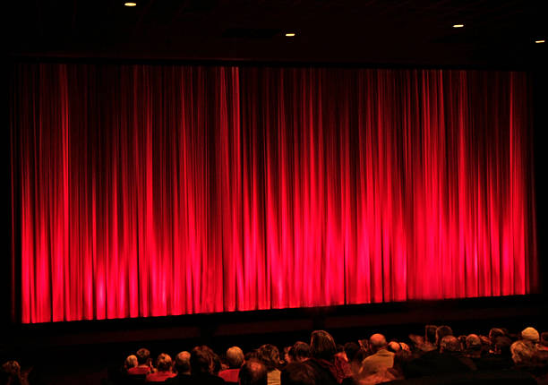 cortina de palco vermelho - theatrical performance stage theater broadway curtain imagens e fotografias de stock