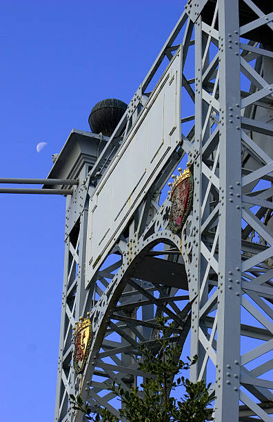 ponte millenium - chester england dee river suspension bridge bridge imagens e fotografias de stock