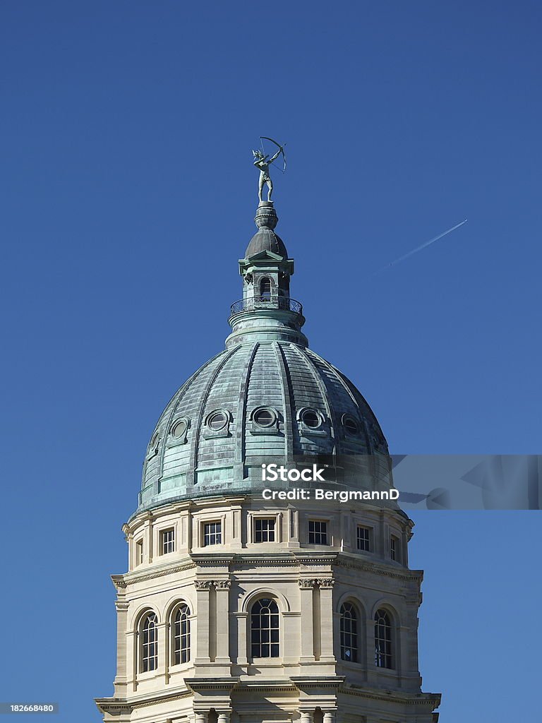 Lato est di Kansas Capitol dome - Foto stock royalty-free di Sede dell'assemblea legislativa di stato