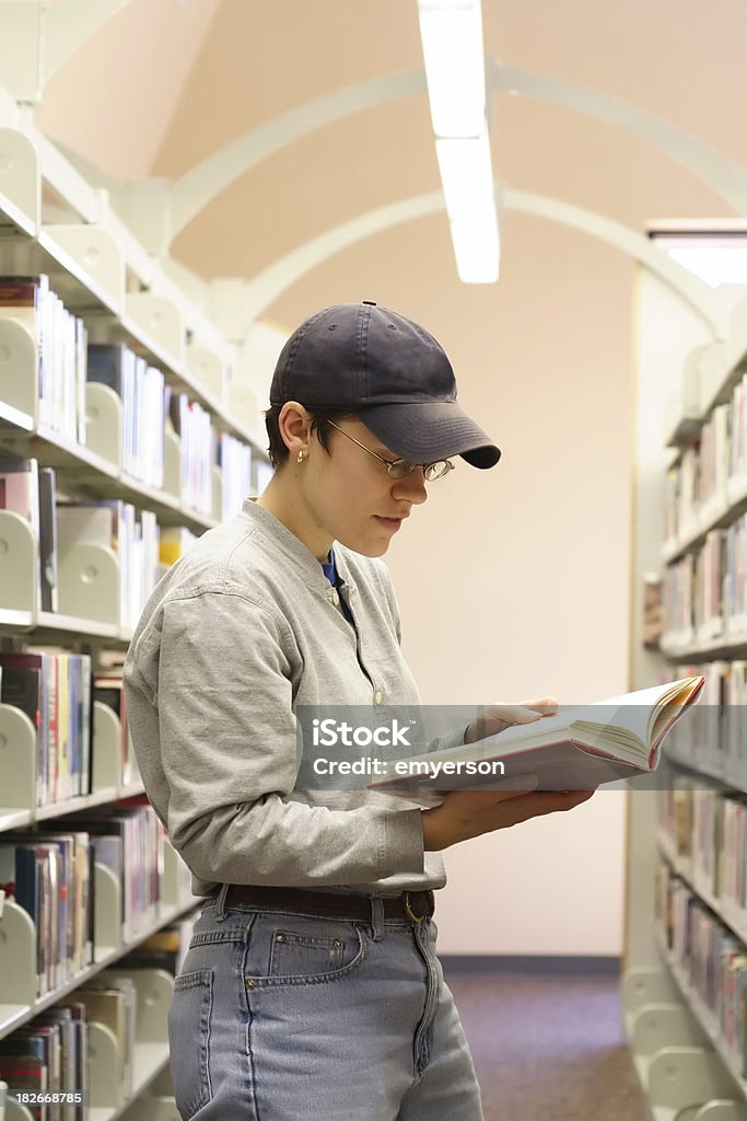 La bibliothèque - Photo de Adulte libre de droits