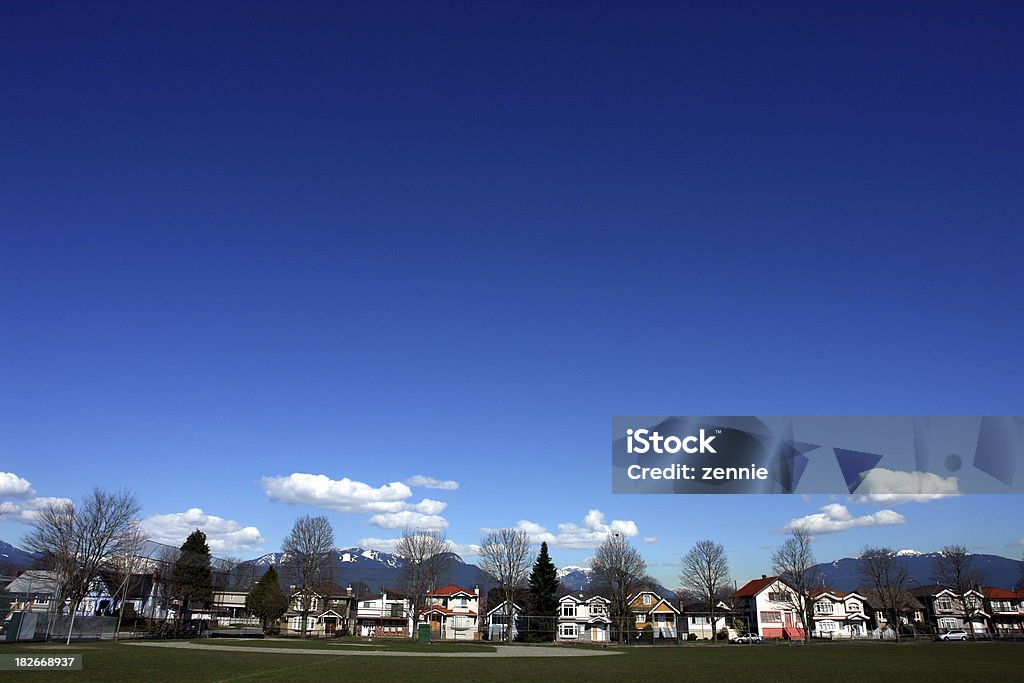 Vancouver alrededores en un gran cielo azul - Foto de stock de Vancouver - Canadá libre de derechos