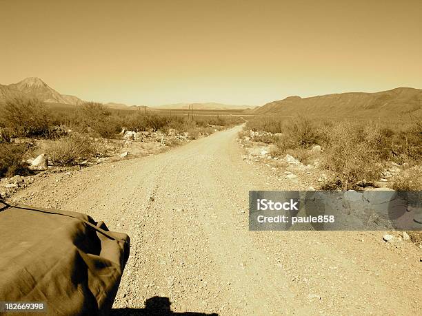 Freeway De Baja - Fotografias de stock e mais imagens de Atrelado de Carro - Atrelado de Carro, Califórnia, Camião