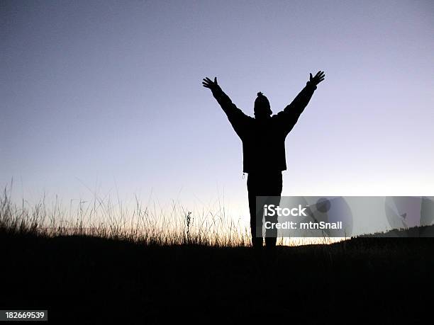 Benvenuto In Un Nuovo Giorno 2 - Fotografie stock e altre immagini di Inverno - Inverno, Donne, Motivazione