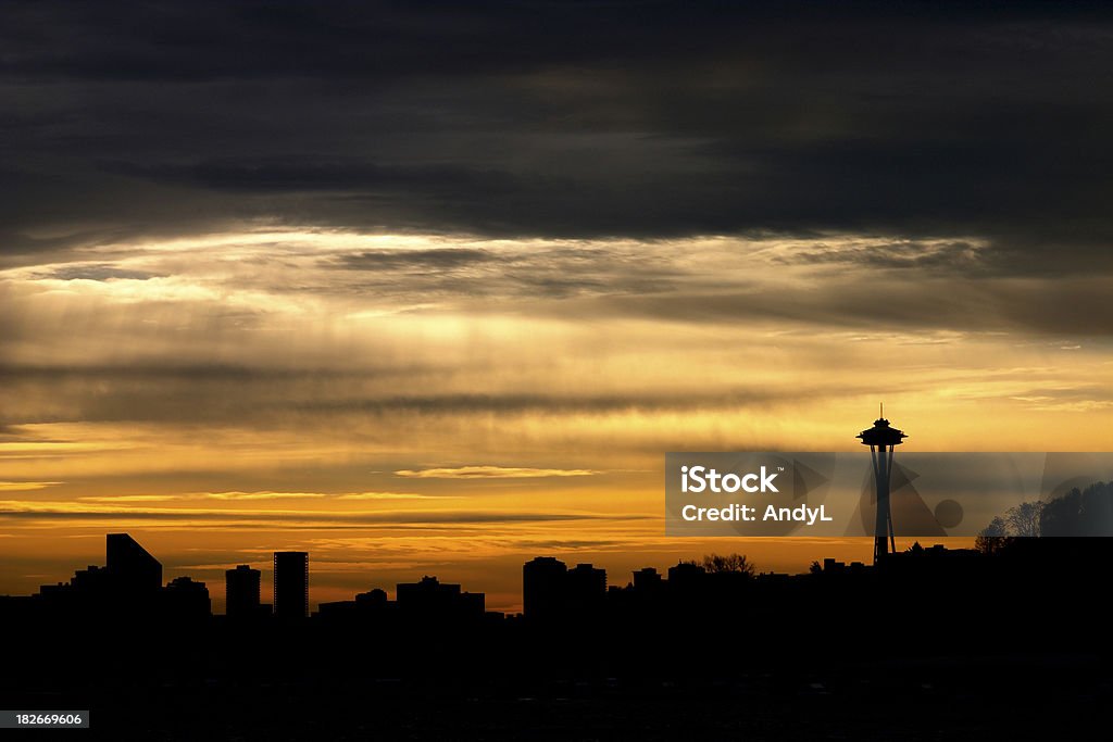 Sillhouette di Seattle - Foto stock royalty-free di Pioggia