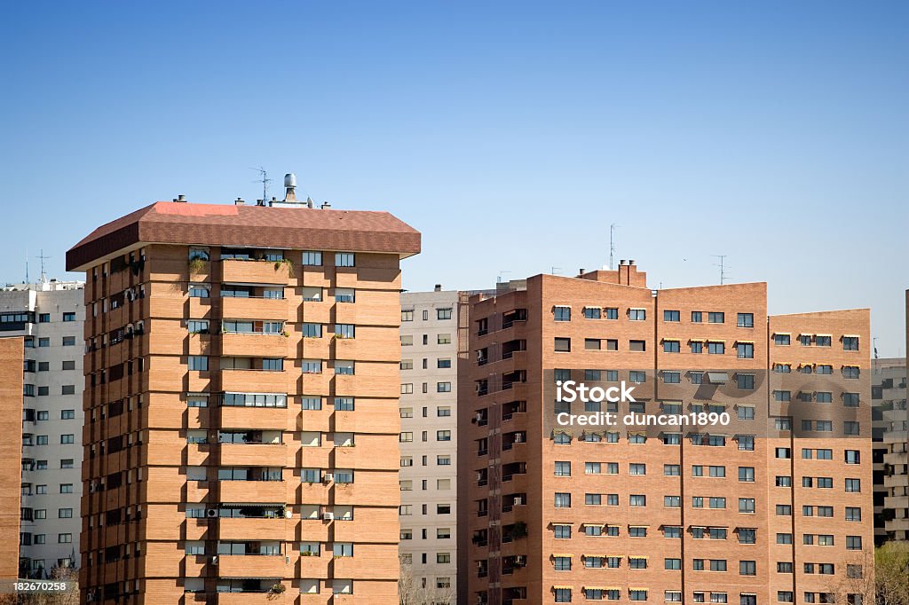 Edifícios de apartamentos - Foto de stock de Madrid royalty-free