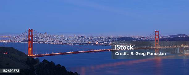 Foto de Horizonte De São Francisco À Noite e mais fotos de stock de Arquitetura - Arquitetura, Califórnia, Centro da Califórnia