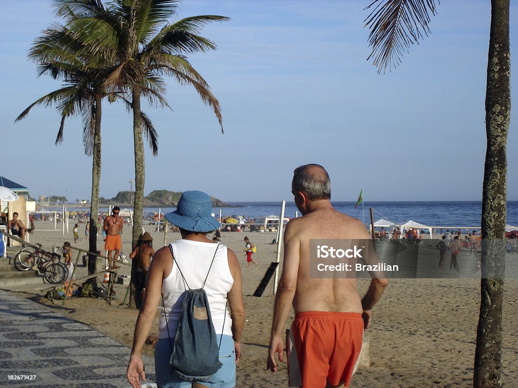 Os turistas, a praia de Ipanema, Rio de Janeiro - Foto de stock de Adolescente royalty-free