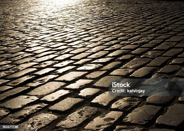 Alten Gepflasterten Straße Landschaft Stockfoto und mehr Bilder von Abstrakt - Abstrakt, Alt, Architektur