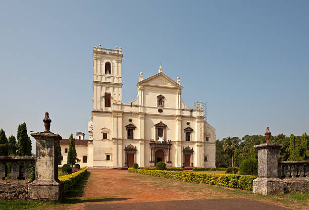 istock Se Cathedral in Old Goa, India 182673091