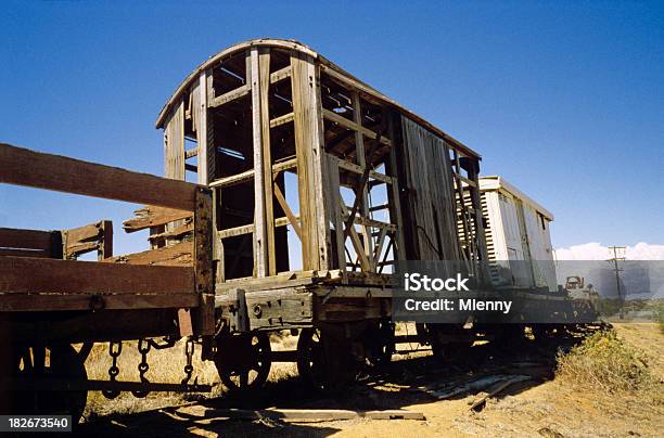 Treno Waggon Entroterra Australiano - Fotografie stock e altre immagini di Abbandonato - Abbandonato, Ambientazione esterna, Ambientazione tranquilla