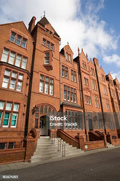 Mansão De Tijolos Vermelhos Londres - Fotografias de stock e mais imagens de Universidade - Universidade, Londres - Inglaterra, Exterior de edifício