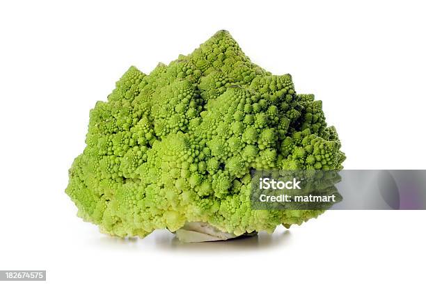 Foto de Couveflor Romanesco e mais fotos de stock de Branco - Branco, Brócolis, Comida e bebida