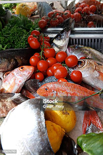 Speisefisch Stockfoto und mehr Bilder von Fischhändler - Fischhändler, Supermarkt, Fang