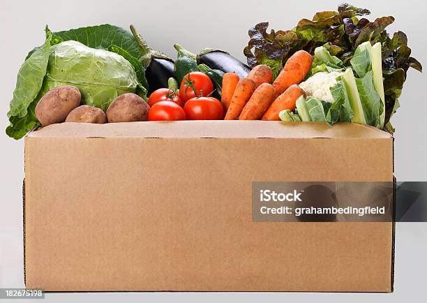 Biogemüse Stockfoto und mehr Bilder von Kartoffel - Wurzelgemüse - Kartoffel - Wurzelgemüse, Pappkarton, Agrarbetrieb