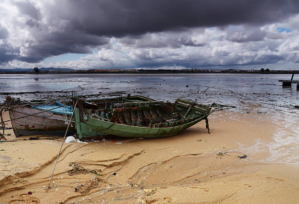 istock Old Boats by the Tagus River 182676445