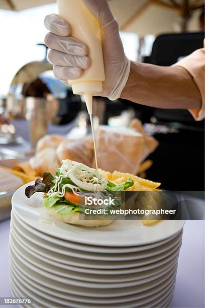 Foto de Preparar E Maionese e mais fotos de stock de Maionese - Maionese, Verter, Alface