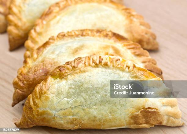 Espinaca Empanadas Tartas Foto de stock y más banco de imágenes de Empanada - Empanada, Al horno, Argentina