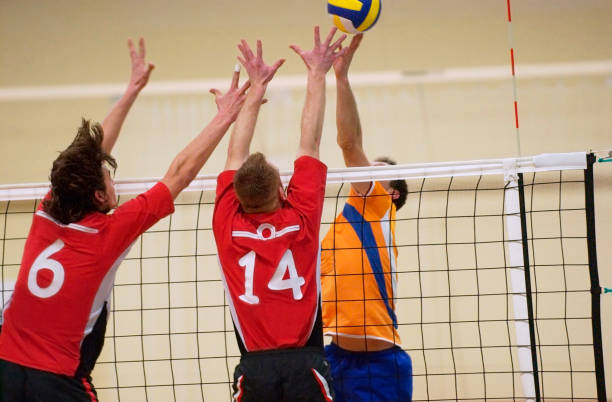 siatkówka dopasowania - volleyball volleying block human hand zdjęcia i obrazy z banku zdjęć