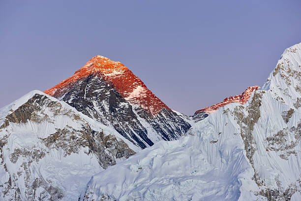 istock Everest. Everest Circuit. Nepal motives. 182677370