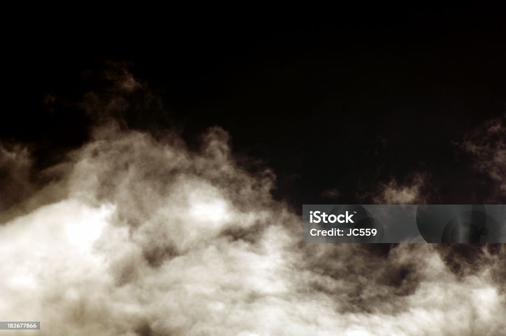Preto e Branco nuvens - Royalty-free Fios Foto de stock
