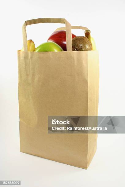 Braunes Papiereinkaufstasche Stockfoto und mehr Bilder von Apfel - Apfel, Banane, Braun