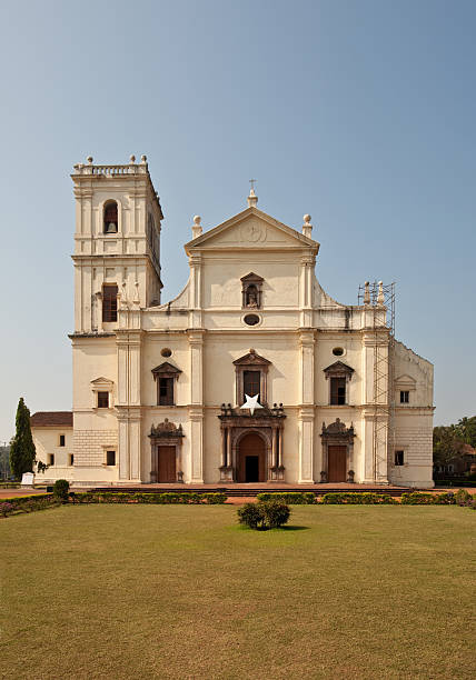 istock Se Cathedral in Old Goa, India 182678112
