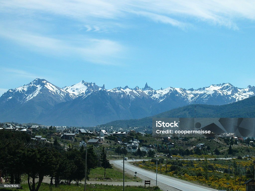 Las montañas de los Andes cubierto de nieve Bariloche, Argentina - Foto de stock de Villa La Angostura libre de derechos