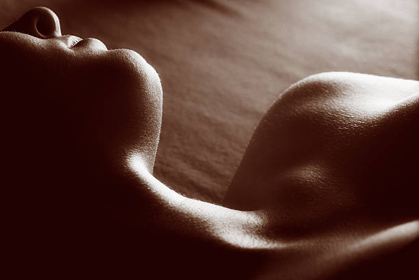 тела пейзаж - body women naked beauty стоковые фото и изображения