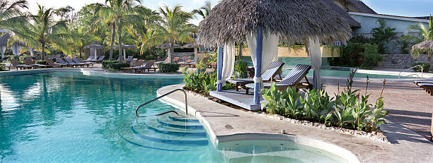 istock Sun and shade, Cuban resort 182678809