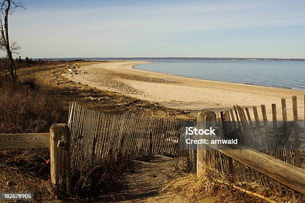 Photo libre de droit de Entrée De La Plage banque d'images et plus d'images libres de droit de Baie - Eau - Baie - Eau, Bois coupé, Bâton de bois