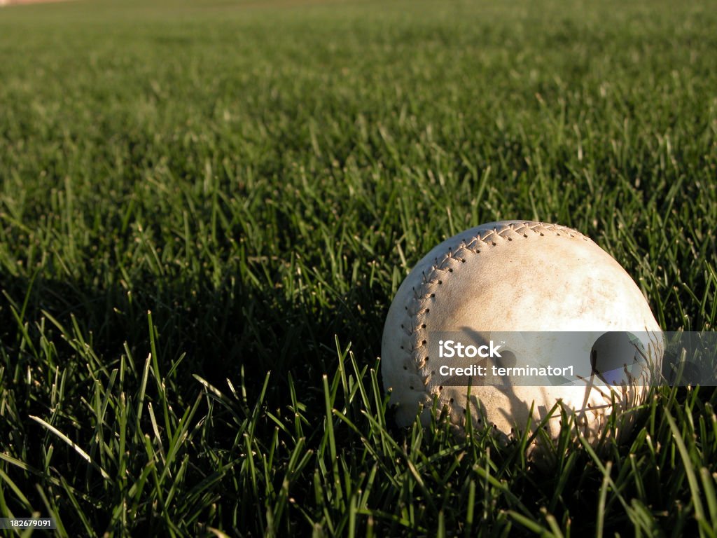 Softball em relva - Royalty-free Atividade Recreativa Foto de stock