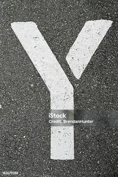 Y - Fotografias de stock e mais imagens de Betão - Betão, Estêncil, Alfabeto