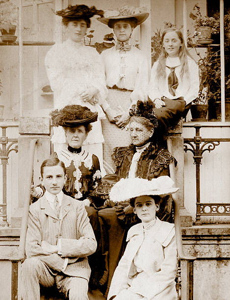 istock Edwardian family group 182679563