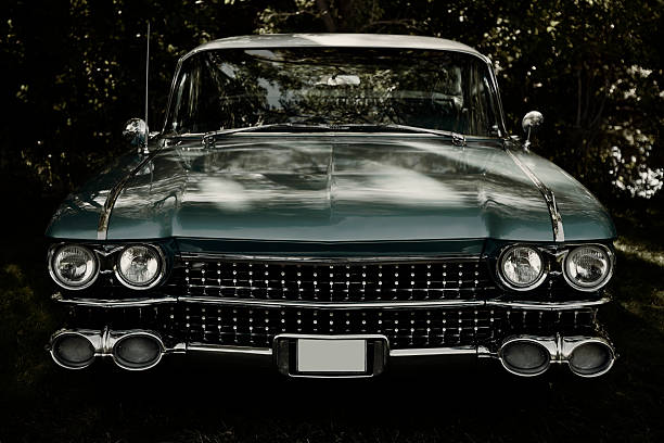 american classica auto vista anteriore, cadillac de ville - hood car headlight bumper foto e immagini stock