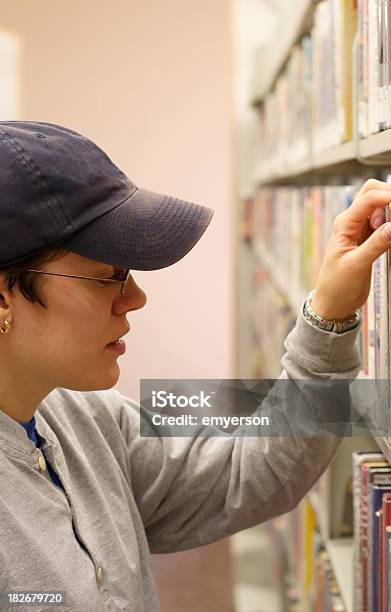 Bibliothek Stockfoto und mehr Bilder von Akademisches Lernen - Akademisches Lernen, Bibliothek, Bildung